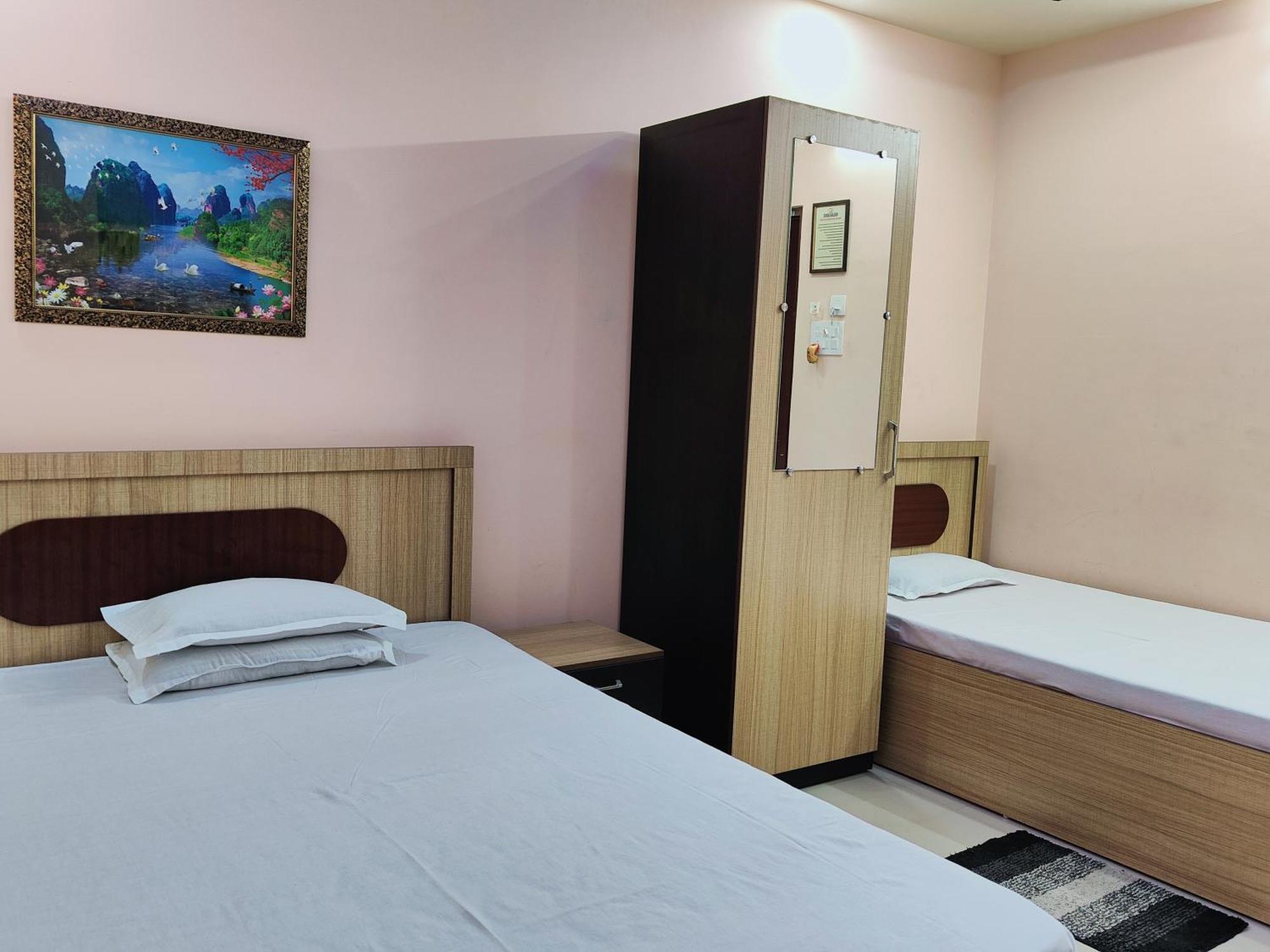 Gulab Lodge Siliguri Eksteriør billede